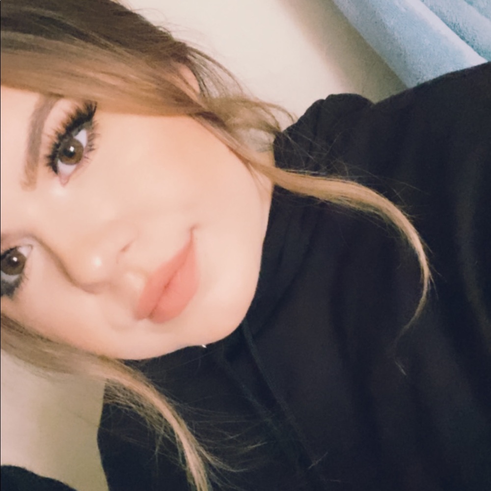 Meet your Posher, Elle